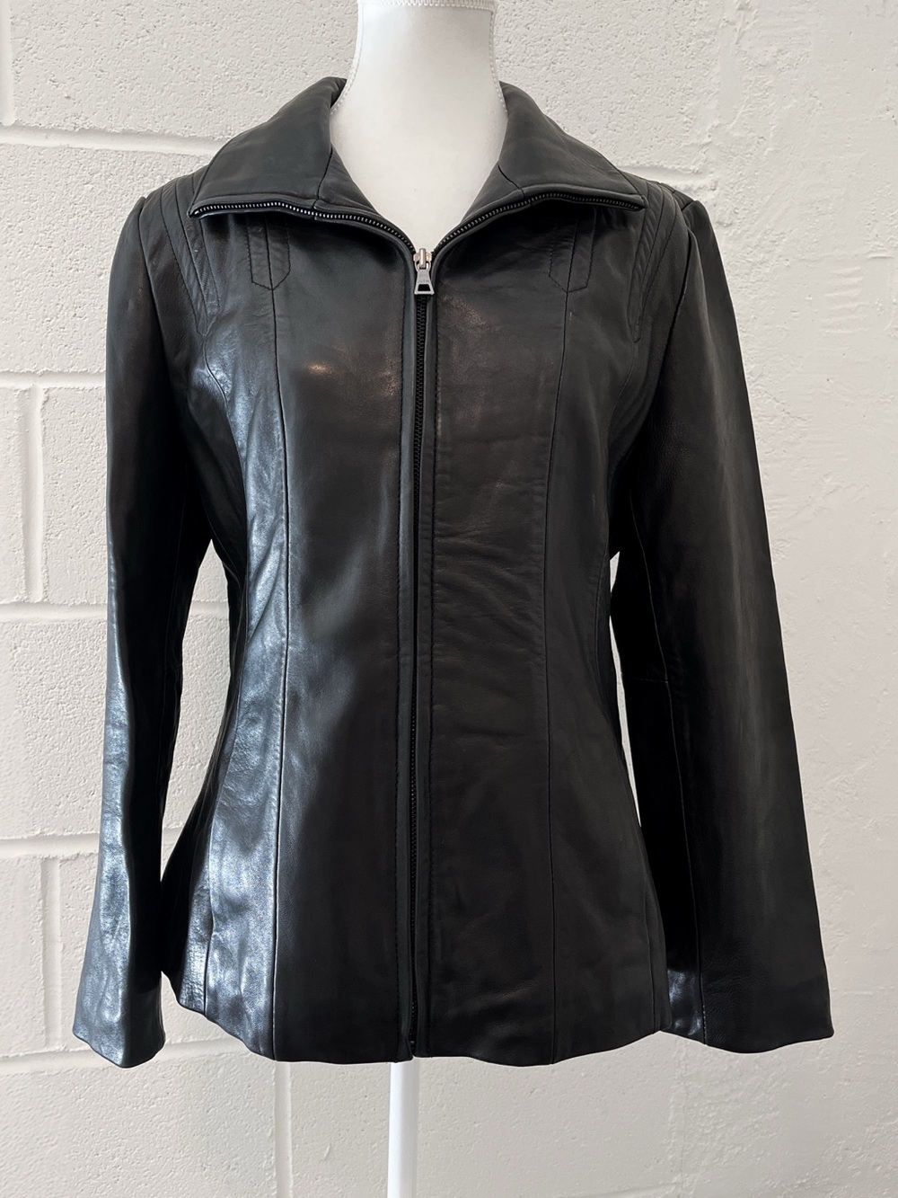 Avanti Black Leather Zip-Front Women's Jacket
